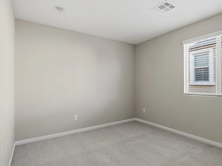 3158 Molinos Dr — Photo 32