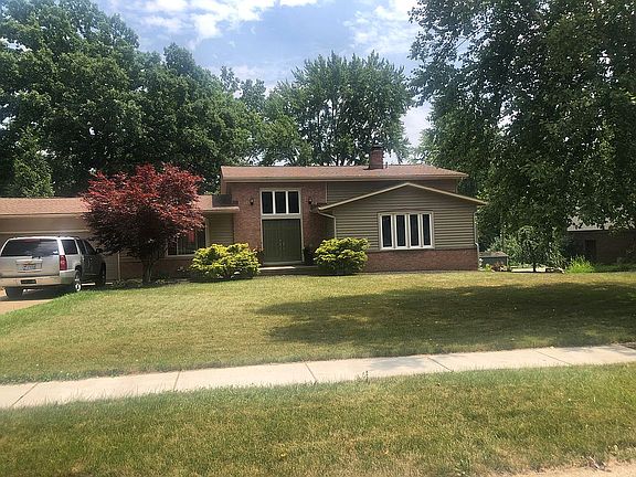 3rd image of 4441 Deauville Ave