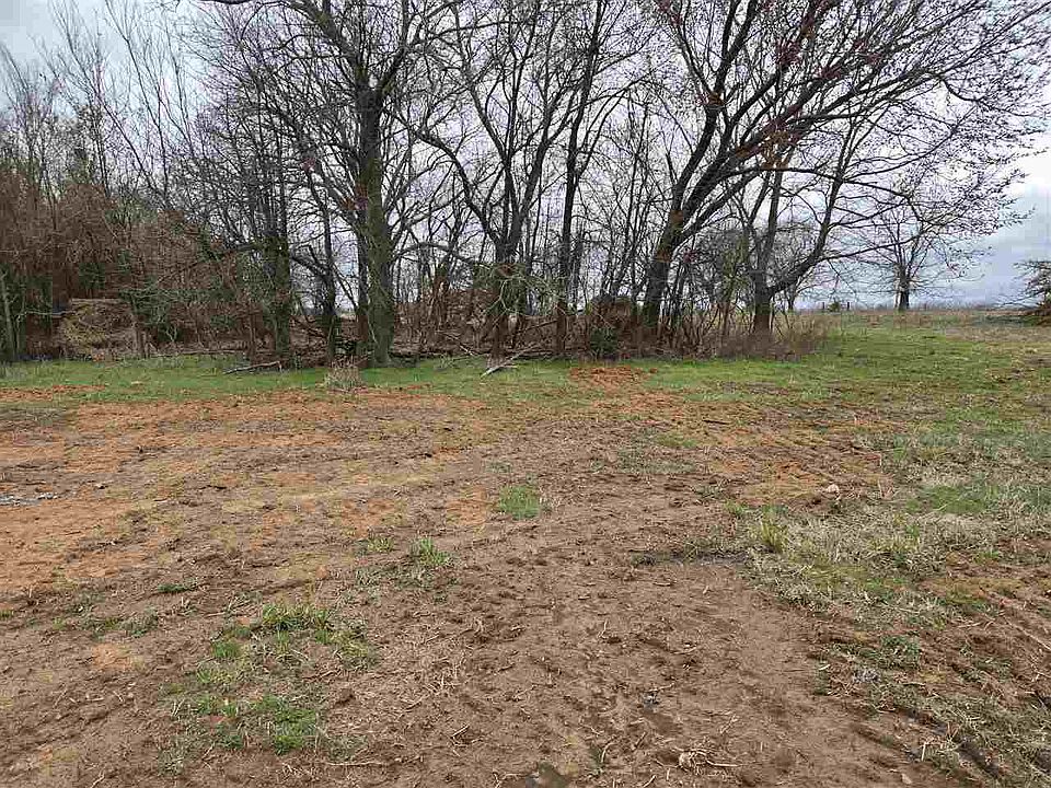 2nd image of 2404 N Brush Creek Rd
