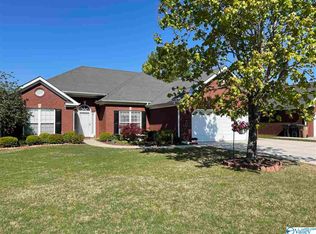 1917 Red Sunset Dr SW, Decatur, AL 35603