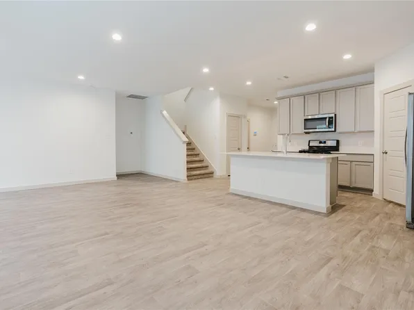 250 John House Ln, Rosharon, TX 77583