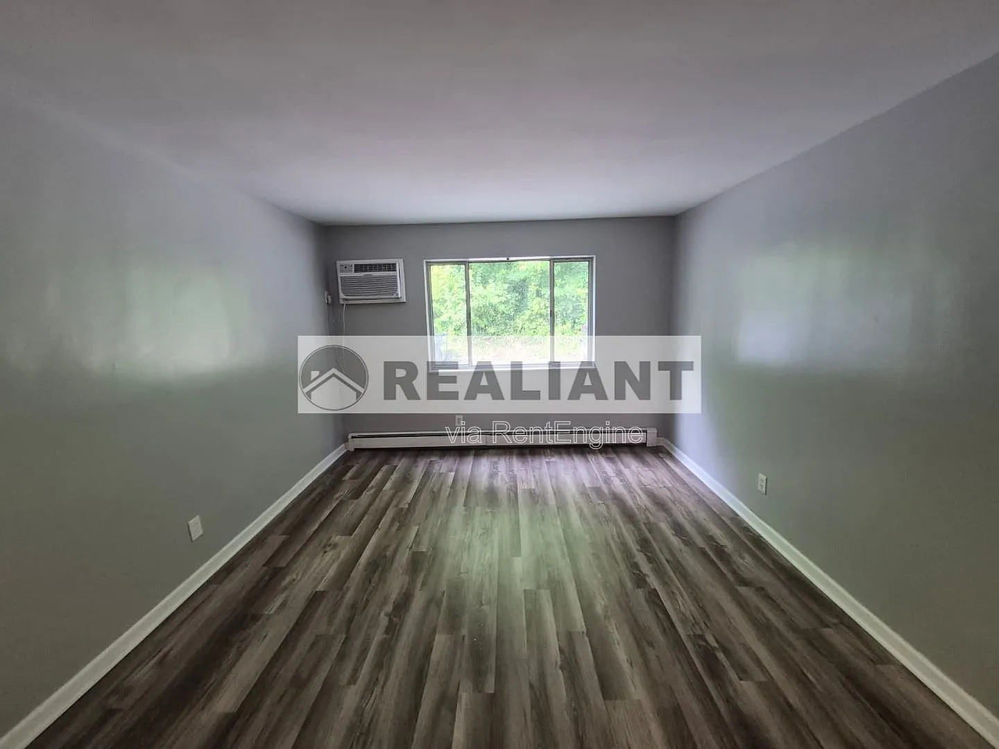 1 bed, 1.0 bath, $995 — Photo 3