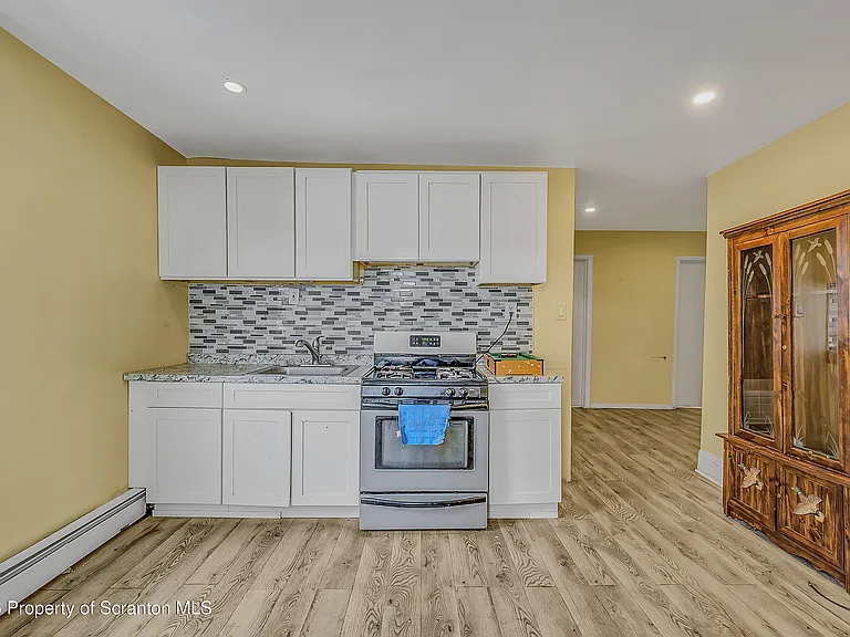266 Rutter Ave #2 — Photo 10