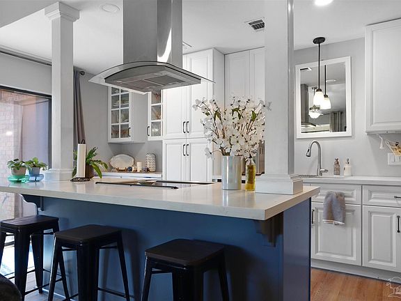 4th image of 4458 Bellview Ave #8D