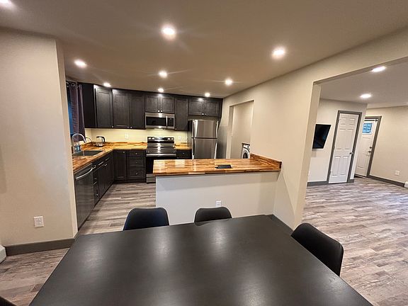 4th image of 124 Eastern Heights Dr #A