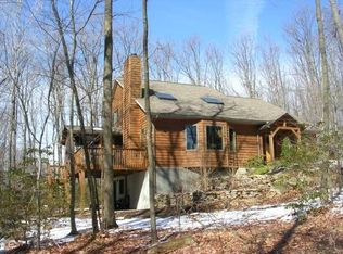 1018 Snake Hill Rd, Morgantown, WV 26508