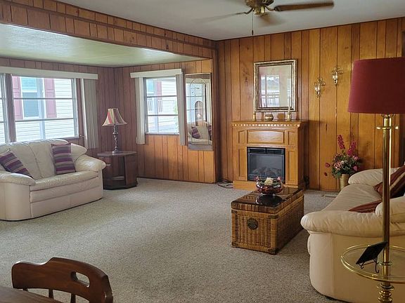 2nd image of 108 Pineapple Dr