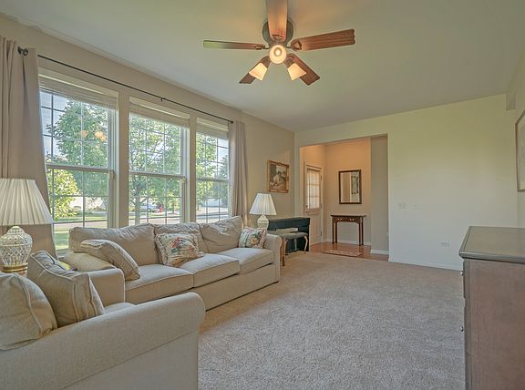 3rd image of 3313 Bromley Ln #3313
