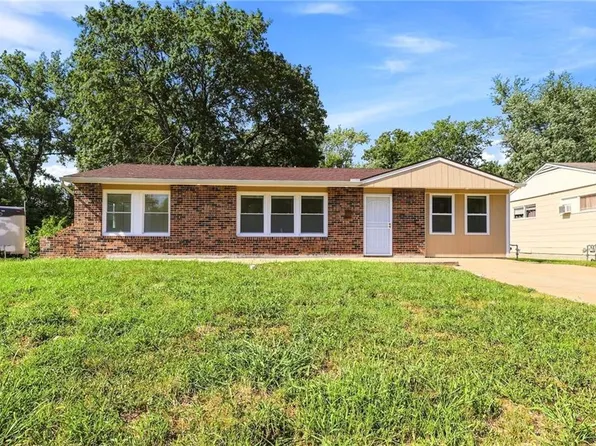 10706 Cambridge Ave, Kansas City, MO 64134