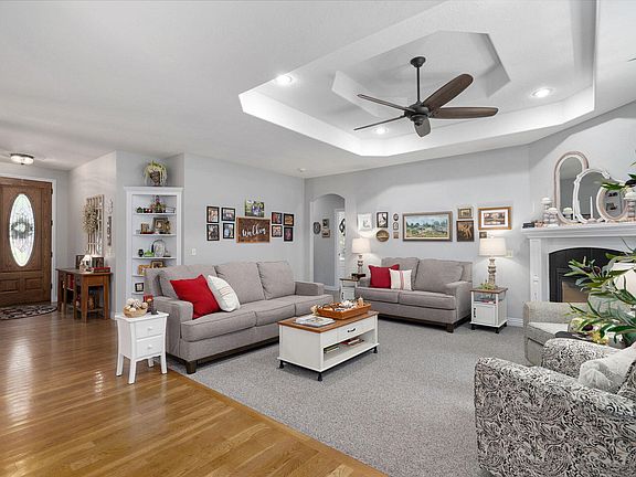 5th image of 5636 S Winsor Drive