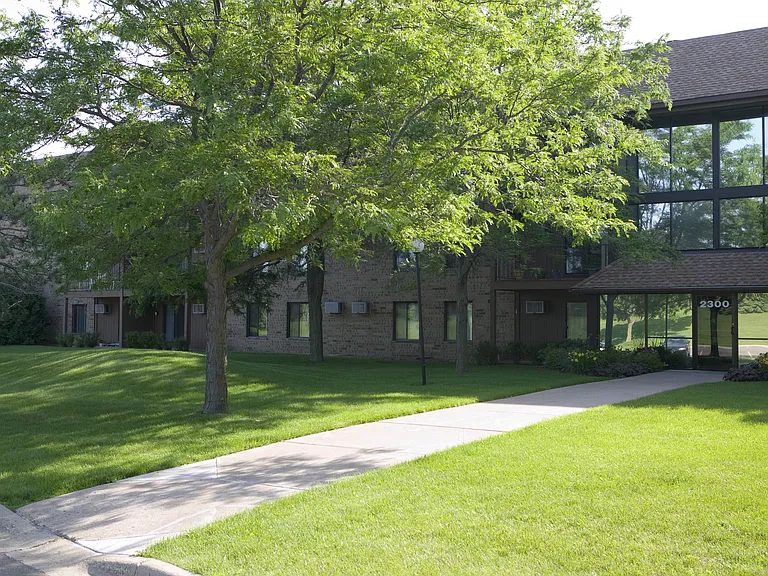 Lexington Heights Apartments — Photo 47