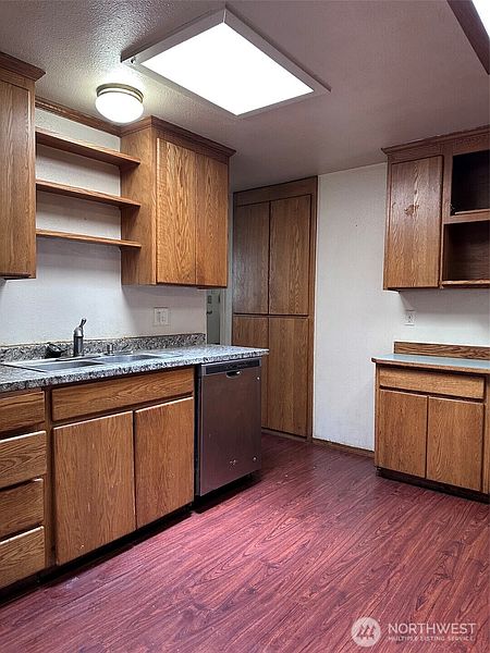 4th image of 201 123rd Street E