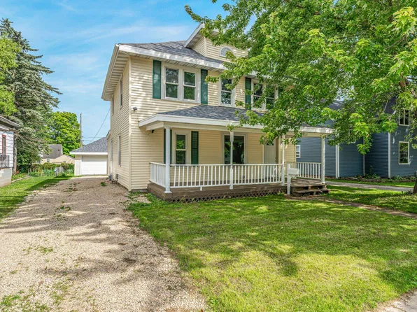 172 N Main St, Clintonville, WI 54929
