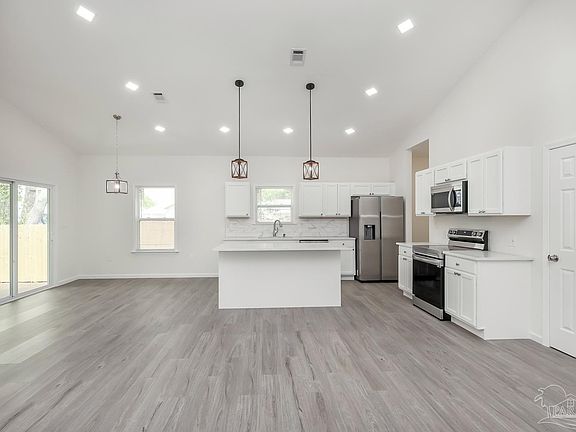 5th image of 903 N 61st Ave