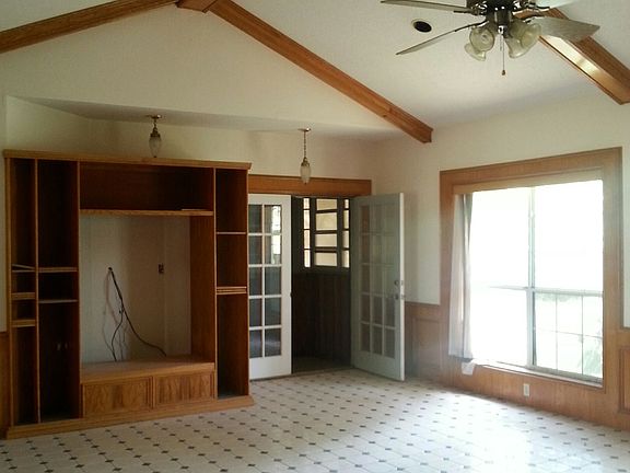 2nd image of 601 Buffalo St