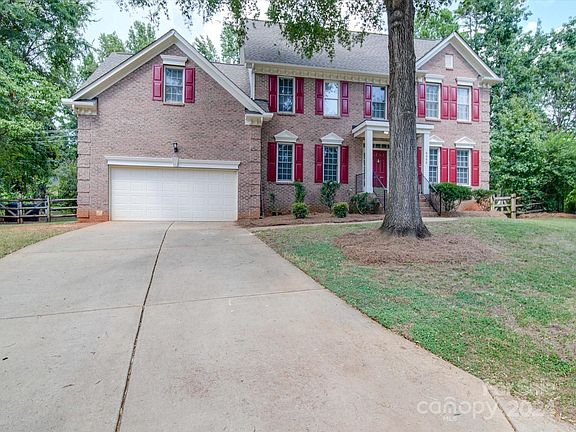 5th image of 8900 Horsecroft Ct