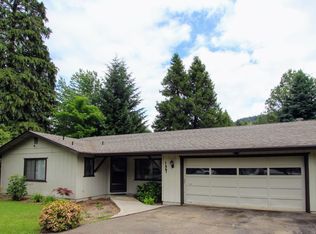 1667 Carnahan Dr, Grants Pass, OR 97527