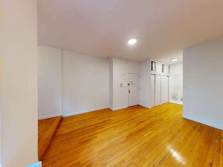 341 E 77th St #1E — Photo 1