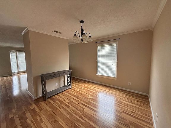 4th image of 1532 Lewis Rd