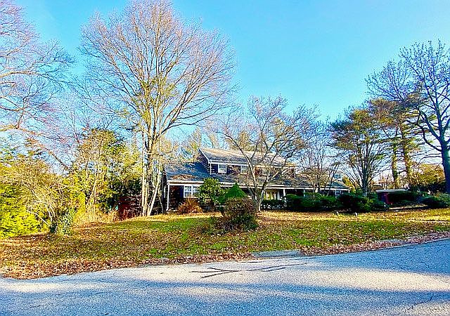 1st image of 7 Sully Dr