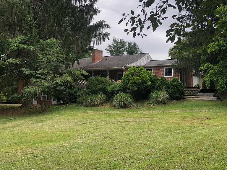 1303 Glade Rd #A — Photo 5
