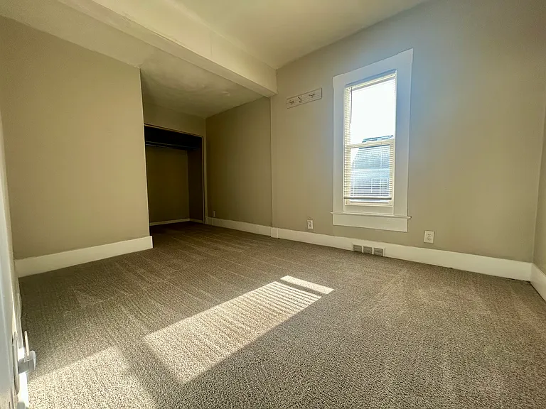 3029 Pratt St — Photo 7