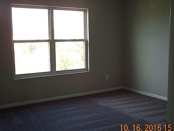 4th image of 940 Autumn Ct