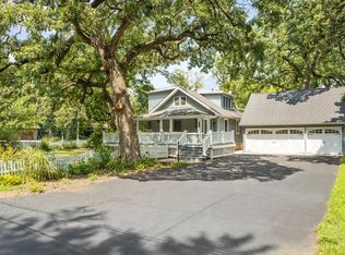 182 Hillside Ave, Grayslake, IL 60030