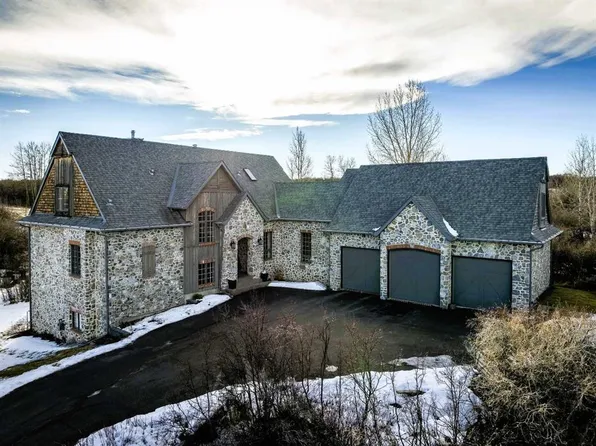 11 N Wolfwillow Ln, Rocky View County, AB T3Z 1B4