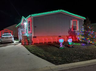 11797 Beachwood Ct, South Lyon, MI 48178