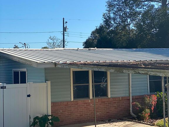2nd image of 205 Dogwood Dr