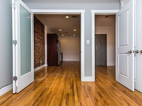 4th image of 15 Humboldt St APT 4R