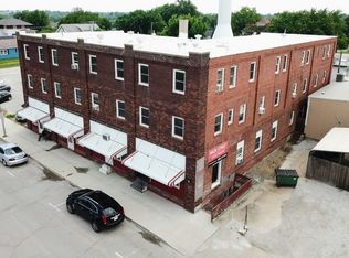 102 S Main St APT 10, Leon, IA 50144