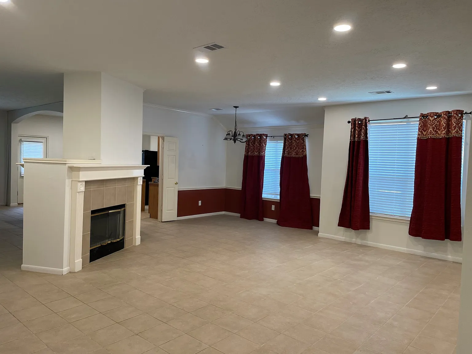 3 bed, 2207 sqft, $2,000 — Photo 2