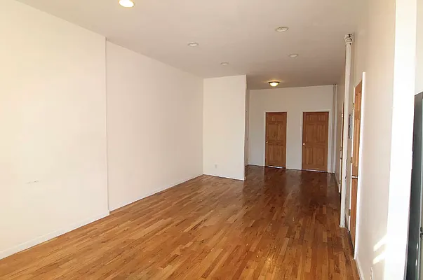 Rented by Compass | media 21