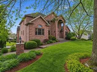 1000 Fawn Valley Dr, Canonsburg, PA 15317