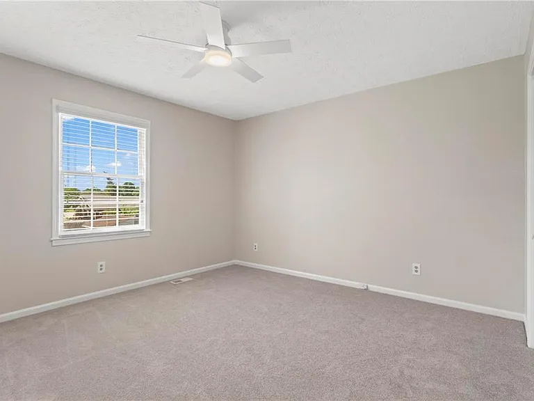 37 Skyview Cir — Photo 24