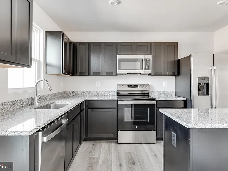 7301 Statesman Blvd — Photo 14