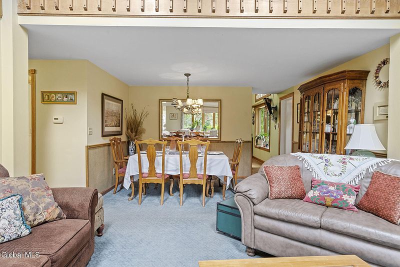 3rd image of 11 Amber Way