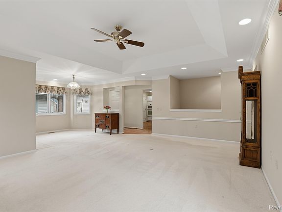 3rd image of 21400 Magnolia Ct