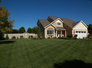 W2818 Schmalz Cir, Appleton, WI 54915