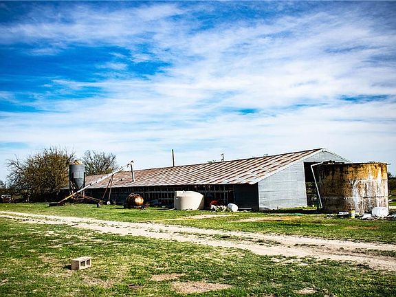 3rd image of 1009 County Road 412