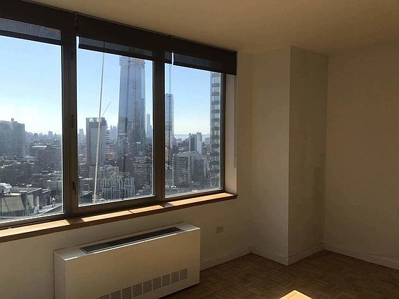 4th image of 500 W 43rd St APT 37C