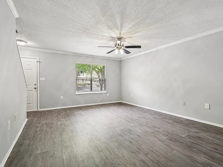 Pointe South Townhomes — Photo 15