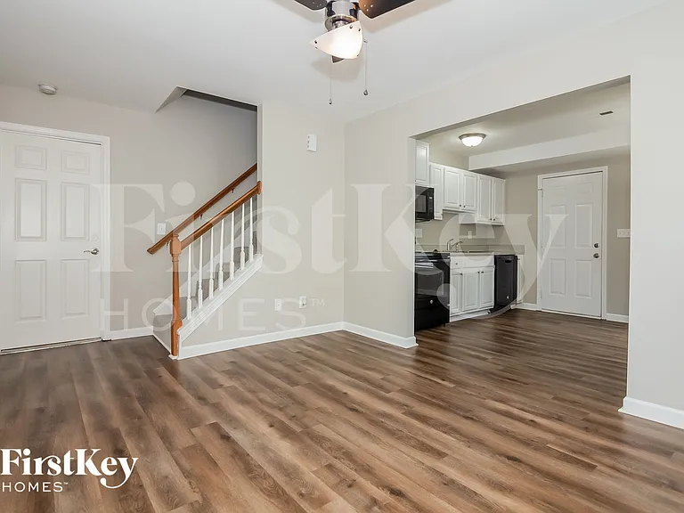 3021 Seymour Dr — Photo 4