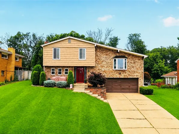 306 Beckman Dr, McKeesport, PA 15132