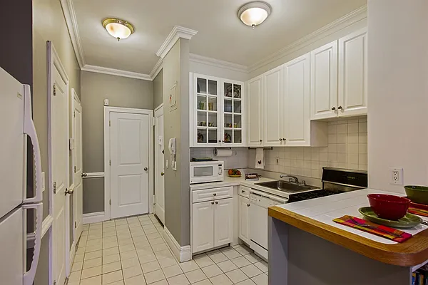 Sold by Corcoran | media 8