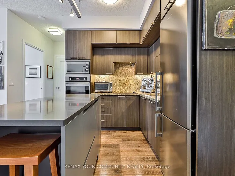 120 Harrison Garden Blvd #533 — Photo 1