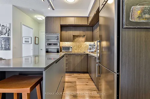 120 Harrison Garden Blvd #533 Photo 1