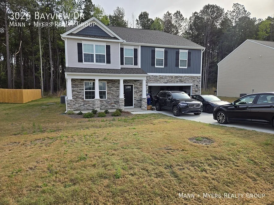 Building Photo - 3026 Bayview Dr